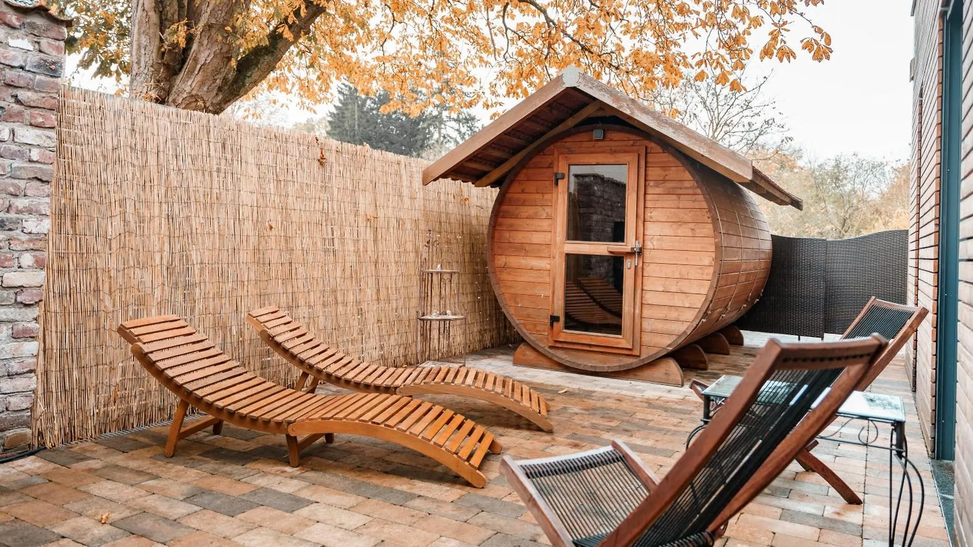 Urban Jungle Room Rundum Entspannung Mit Sauna Troisdorf