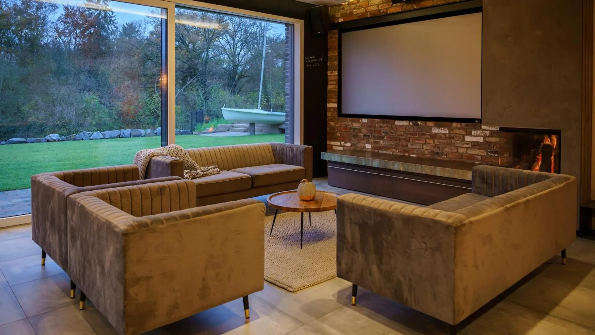 Urban Jungle Room Rundum Entspannung Mit Sauna Troisdorf Almanya