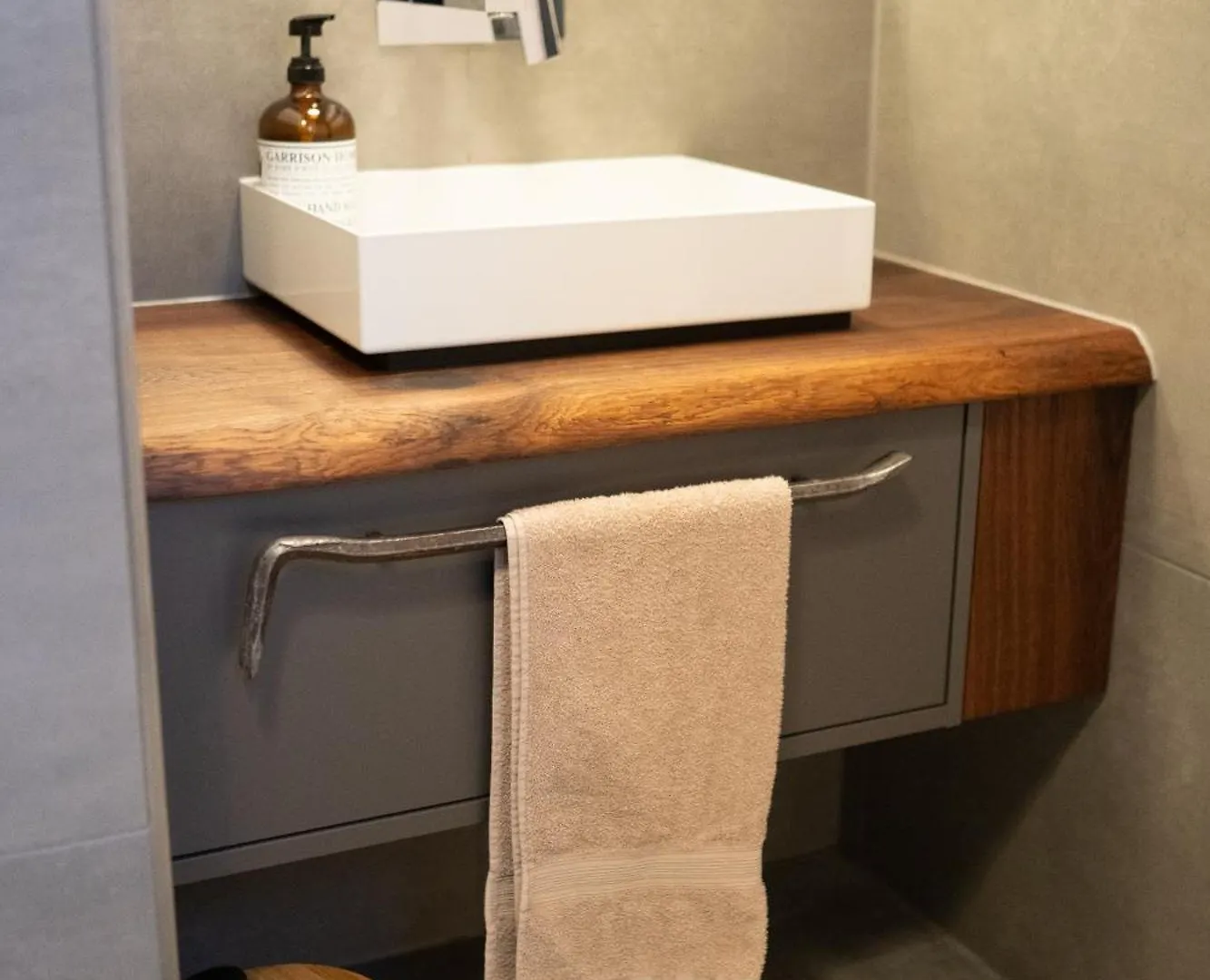 Urban Jungle Room Rundum Entspannung Mit Sauna Troisdorf